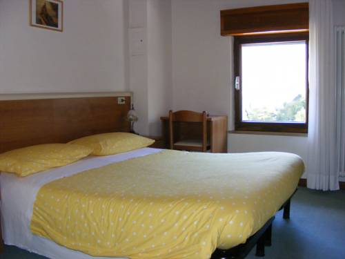 Imagen de la habitación del Hotel Maroni. Foto 13