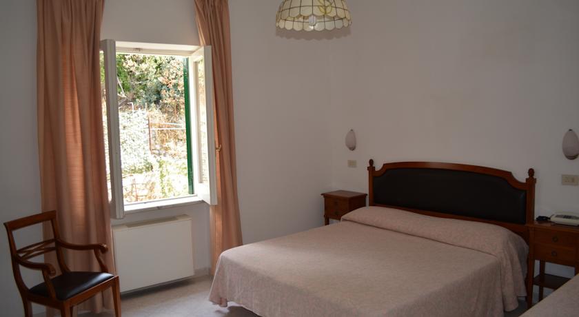 Imagen general del Hotel Maronti. Foto 3