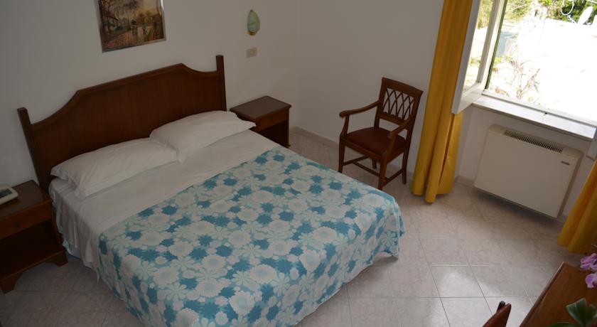 Imagen general del Hotel Maronti. Foto 4