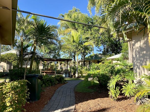 Imagen general del Hotel Maroochy River Bungalows. Foto 7