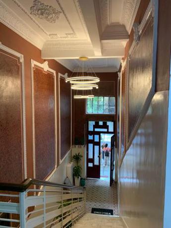 Imagen de la habitación del Hotel Maroon Bottle Boutique Suites. Foto 18