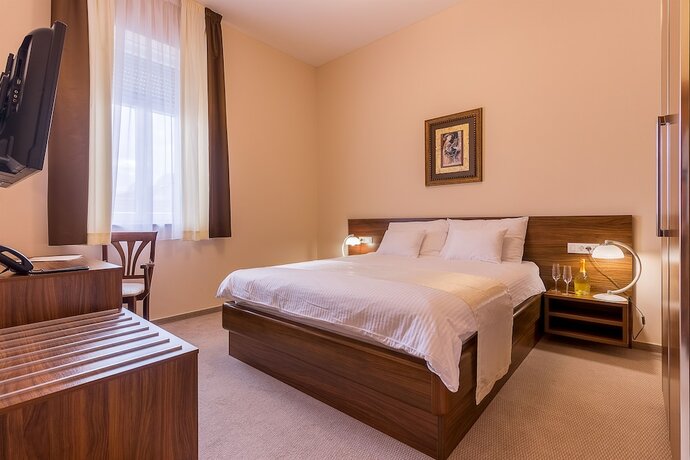 Imagen de la habitación del Hotel Maroon. Foto 4