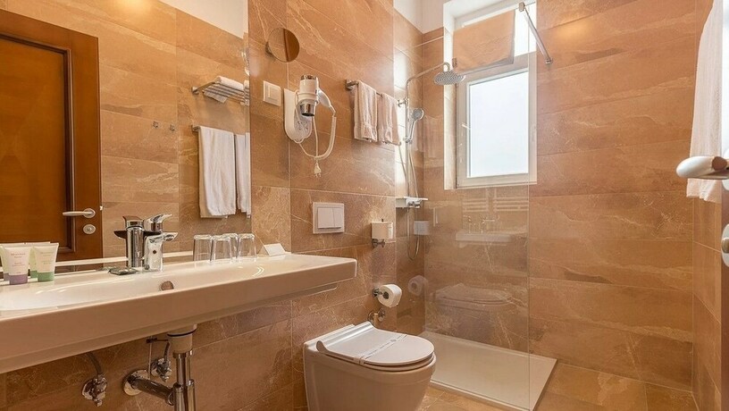 Imagen de la habitación del Hotel Maroon. Foto 5