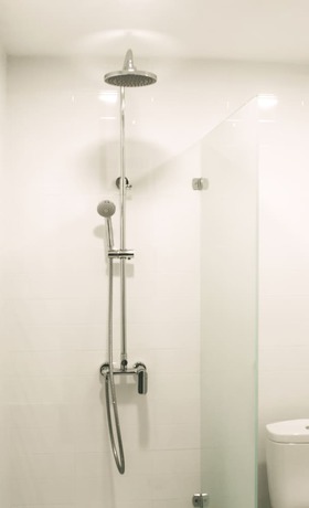 Imagen de la habitación del Hotel Marosheni. Foto 8