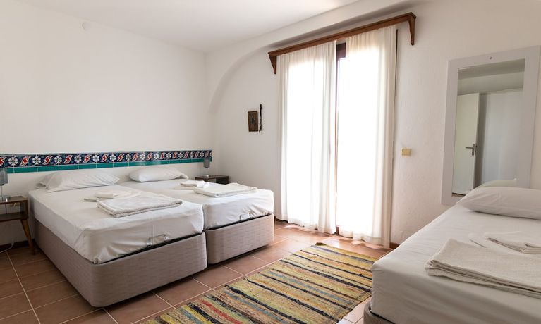 Imagen de la habitación del Hotel Marphe Suite and Villas. Foto 9