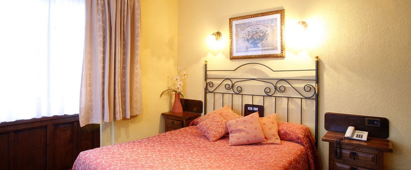 Imagen de la habitación del Hotel Marqués De La Moral. Foto 9