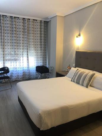 Imagen de la habitación del Hotel Marqués De Santillana. Foto 7