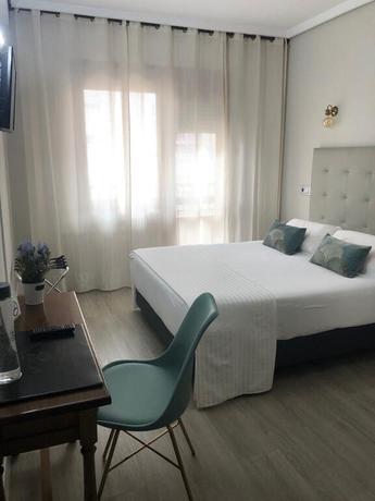 Imagen de la habitación del Hotel Marqués De Santillana. Foto 8