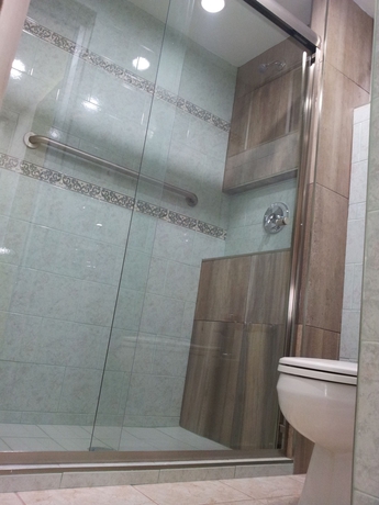 Imagen de la habitación del Hotel Marques De Cima. Foto 2