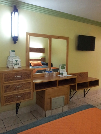 Imagen de la habitación del Hotel Marques De Cima. Foto 13