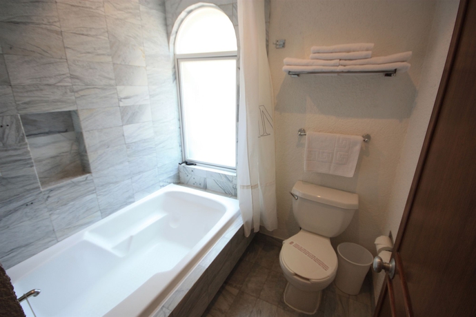 Imagen de la habitación del Hotel Marques Del Valle. Foto 7