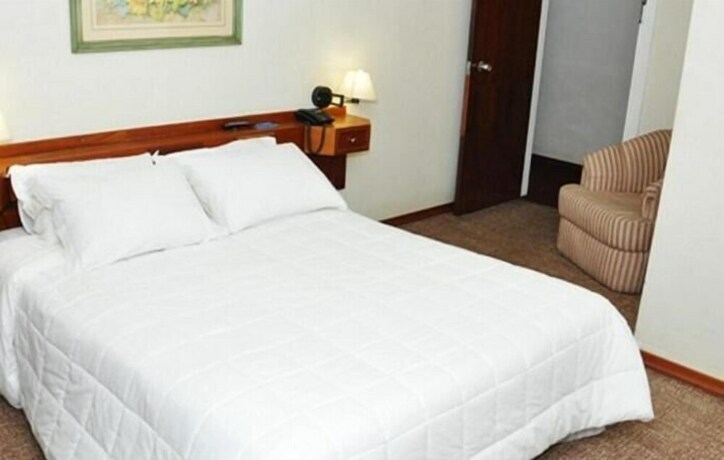 Imagen de la habitación del Hotel Marques. Foto 16