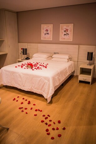 Imagen de la habitación del Hotel Marques. Foto 26