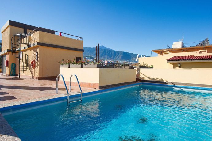 Imagen de la piscina del Hotel Marquesa. Foto 16