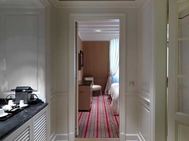 Imagen de la habitación del Hotel Marquis Faubourg Saint-Honore Relais & Châteaux. Foto 14