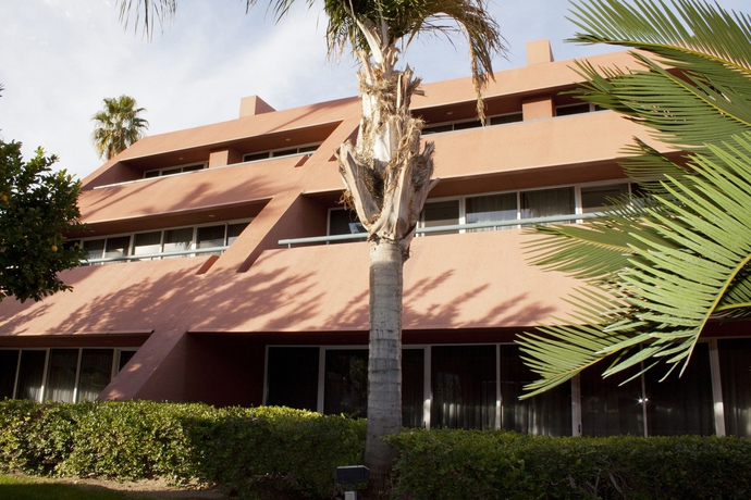 Imagen de los exteriores del Hotel Marquis Villas Resort. Foto 13