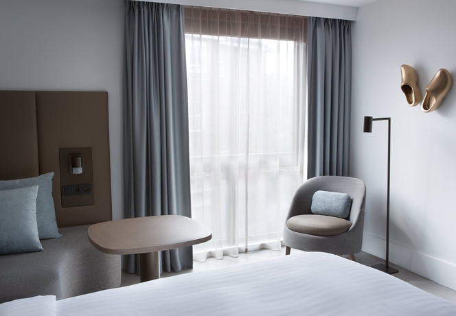 Imagen de la habitación del Hotel Marriott Amsterdam. Foto 6