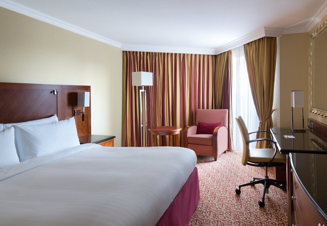 Imagen de la habitación del Hotel Marriott Amsterdam. Foto 11