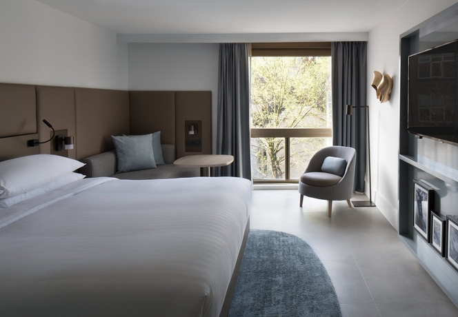 Imagen de la habitación del Hotel Marriott Amsterdam. Foto 13