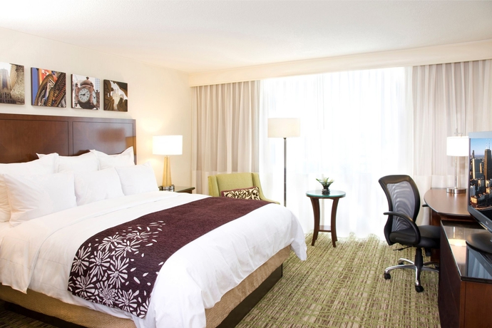 Imagen de la habitación del Hotel Marriott Chicago O'hare. Foto 7