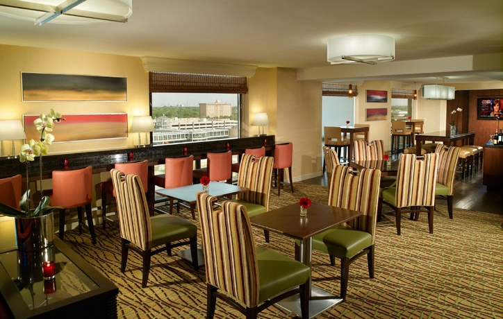 Imagen del bar/restaurante del Hotel Marriott Chicago O'hare. Foto 4
