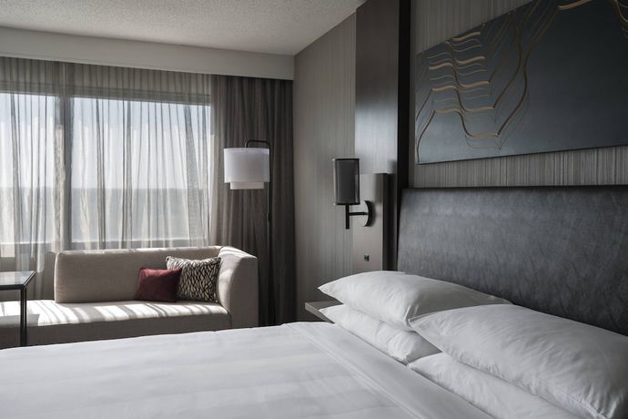 Imagen de la habitación del Hotel Marriott Chicago Schaumburg. Foto 5