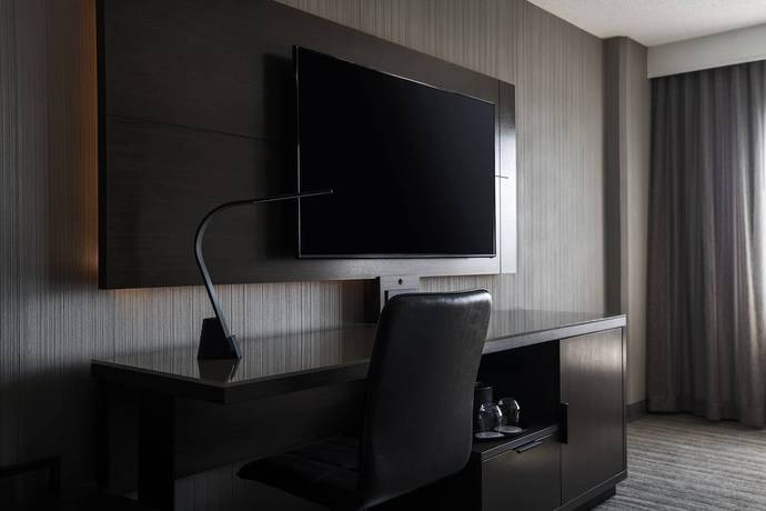 Imagen de la habitación del Hotel Marriott Chicago Schaumburg. Foto 7