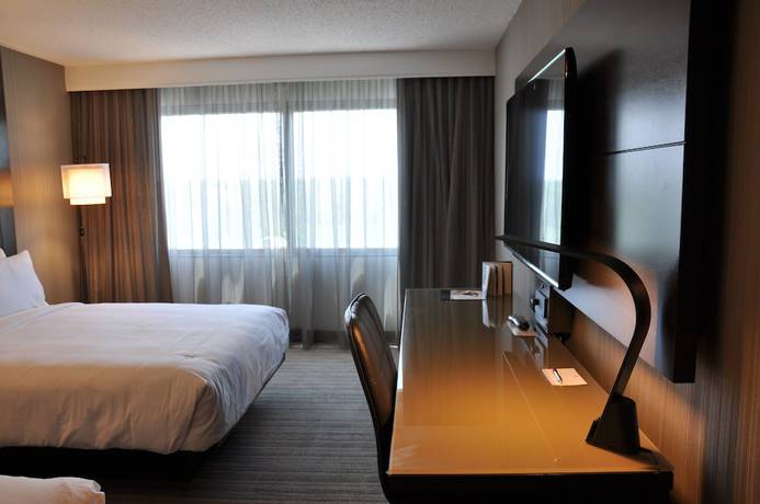 Imagen de la habitación del Hotel Marriott Chicago Schaumburg. Foto 12