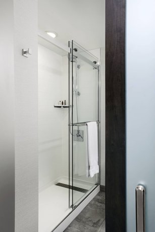 Imagen de la habitación del Hotel Marriott Cincinnati Airport. Foto 7