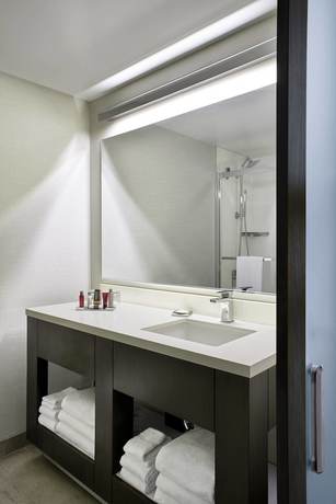 Imagen de la habitación del Hotel Marriott Cincinnati Airport. Foto 10