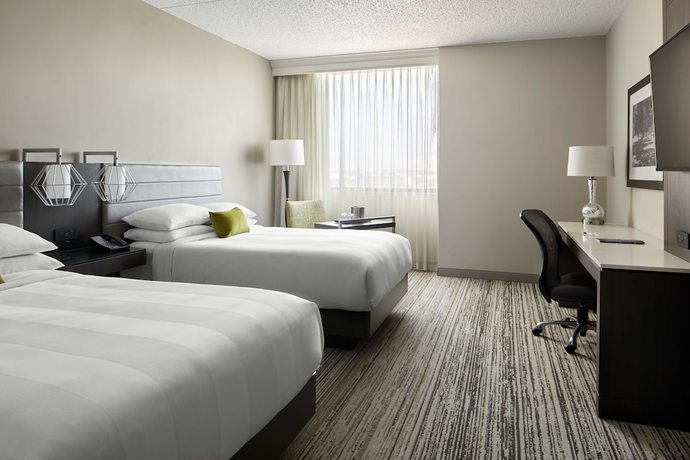 Imagen de la habitación del Hotel Marriott Cincinnati North. Foto 6