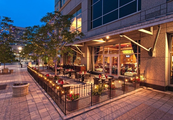 Imagen del bar/restaurante del Hotel Marriott City Center. Foto 2