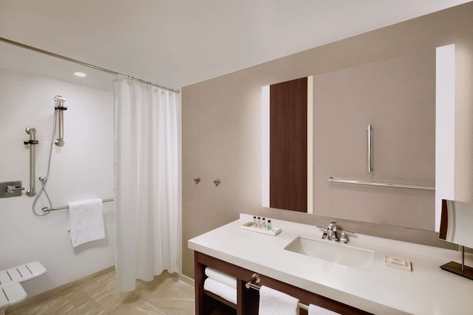 Imagen de la habitación del Hotel Marriott Dallas Allen Hotel & Convention Center. Foto 6