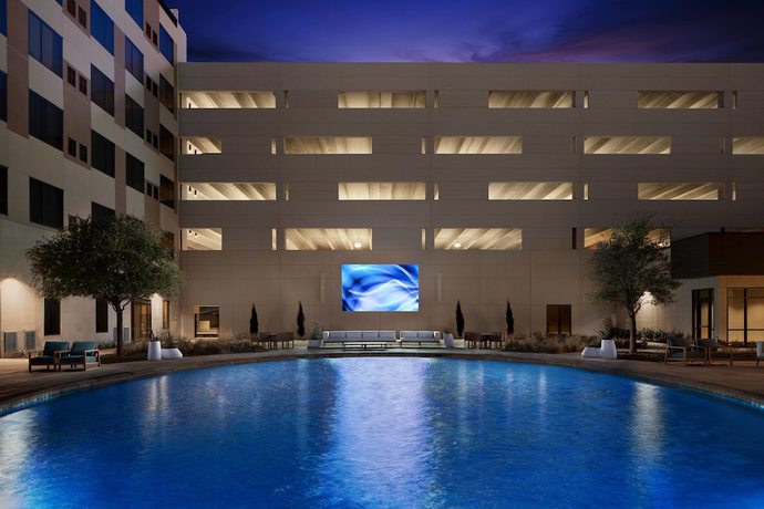 Imagen de la piscina del Hotel Marriott Dallas Allen Hotel & Convention Center. Foto 16