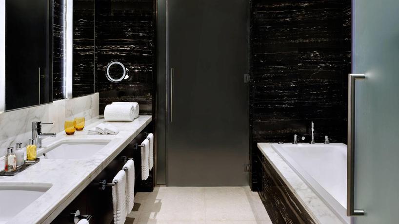 Imagen de la habitación del Hotel Marriott Downtown Abu Dhabi. Foto 14