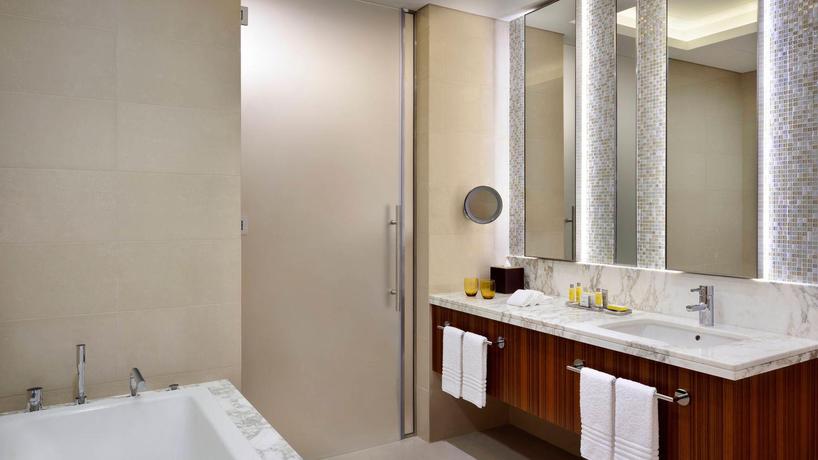 Imagen de la habitación del Hotel Marriott Downtown Abu Dhabi. Foto 19