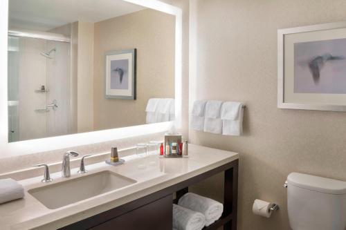 Imagen de la habitación del Hotel Marriott Downtown At Cf Toronto Eaton Centre. Foto 17