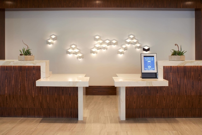 Imagen de los interiores del Hotel Marriott East Lansing at University Place. Foto 17