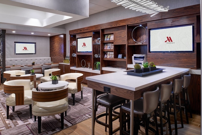 Imagen del bar/restaurante del Hotel Marriott East Lansing at University Place. Foto 5