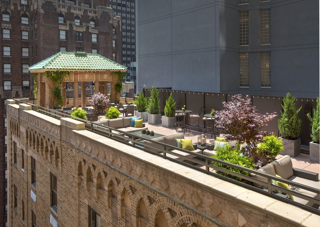 Imagen de los exteriores del Hotel Marriott East Side. Foto 10