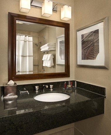 Imagen de la habitación del Hotel Marriott East Side. Foto 3