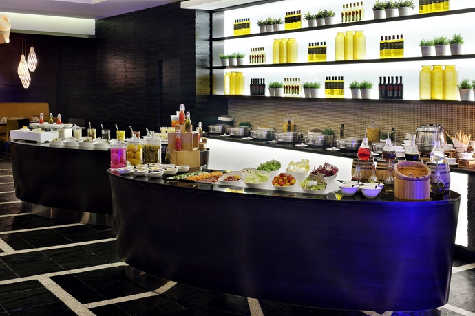 Imagen del bar/restaurante del Hotel Marriott Executive Apartments Dubai, Al Jaddaf. Foto 5