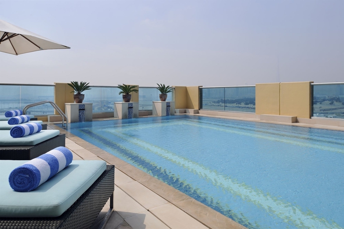 Imagen de la piscina del Hotel Marriott Executive Apartments Dubai, Al Jaddaf. Foto 16