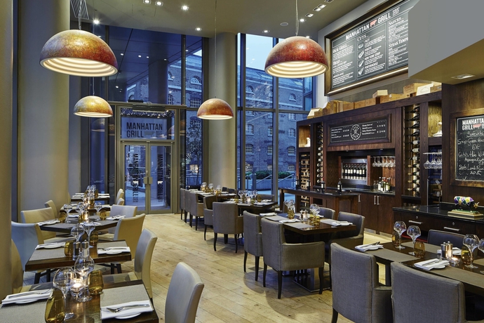 Imagen del bar/restaurante del Hotel Marriott Executive Apartments London Canary Wharf. Foto 5