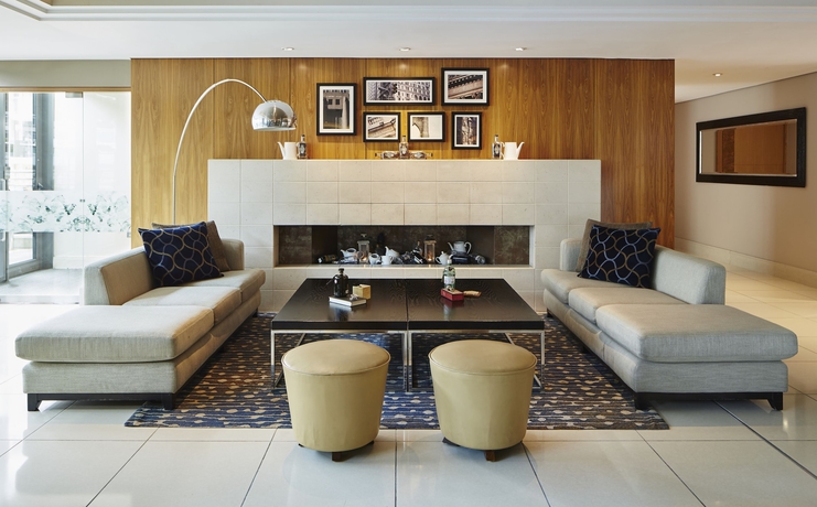 Imagen del bar/restaurante del Hotel Marriott Executive Apartments London Canary Wharf. Foto 7