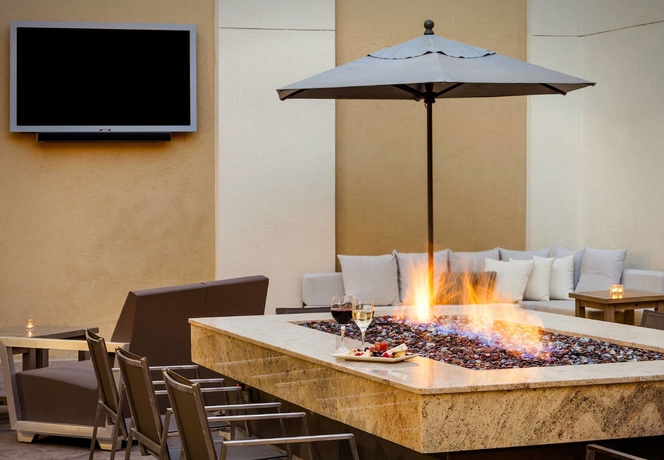 Imagen de los exteriores del Hotel Marriott Fullerton. Foto 8