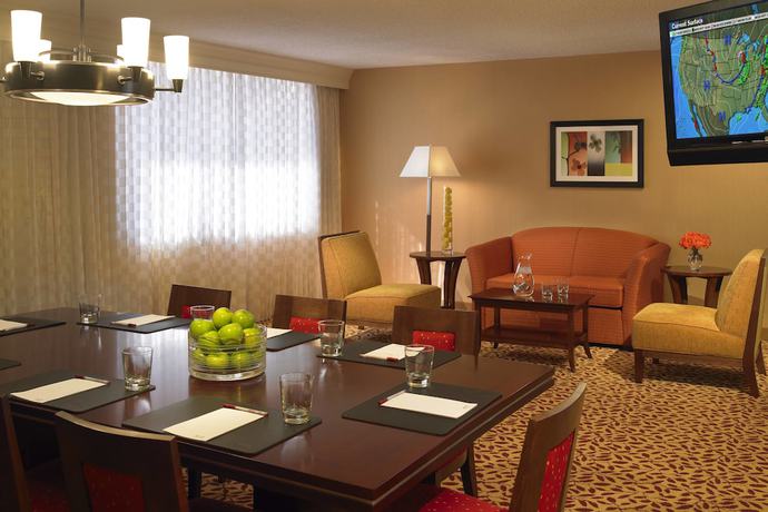 Imagen de los interiores del Hotel Marriott Kansas City Overland Park. Foto 13