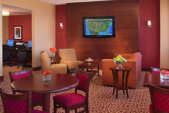 Imagen de los interiores del Hotel Marriott Kansas City Overland Park. Foto 15
