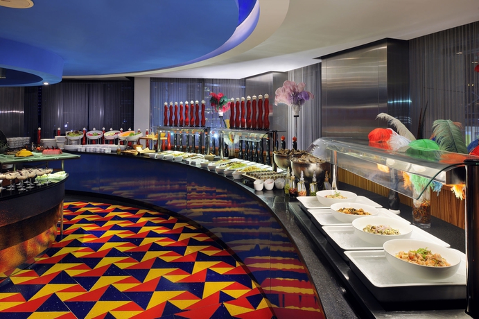 Imagen del bar/restaurante del Hotel Marriott Marquis City Center Doha. Foto 1