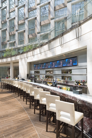 Imagen del bar/restaurante del Hotel Marriott Marquis Washington, Dc. Foto 4